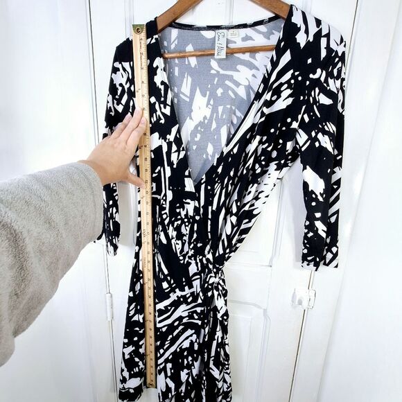 Emma & Michele Black White Art Deco Paint Splatter Rorshach Wrap Dress Sz S - Picture 11 of 14
